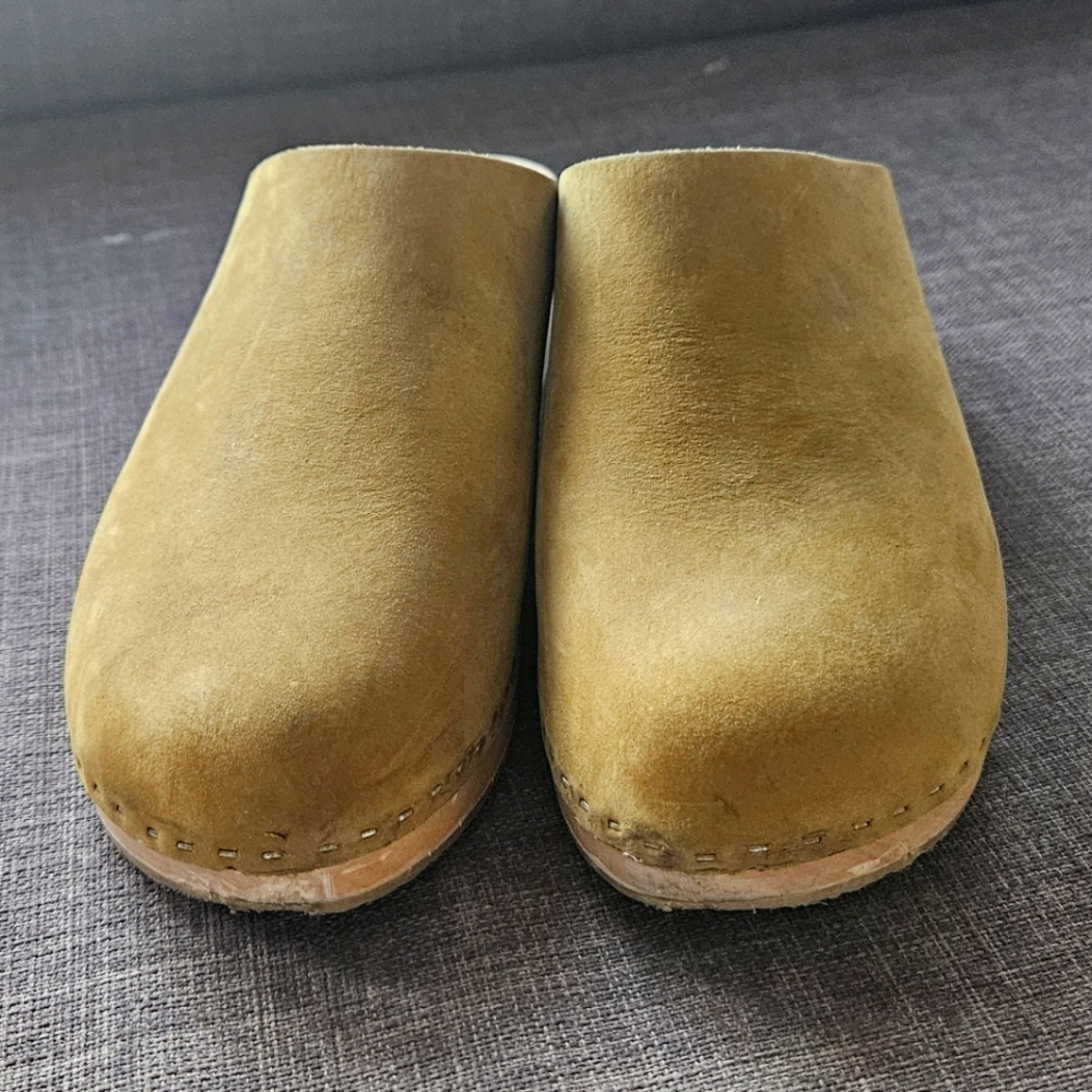 Bryr Fennel Clogs size 11